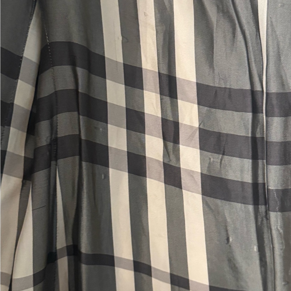 Burberry Women's Tan Trench Coat - Picture 3 of 9